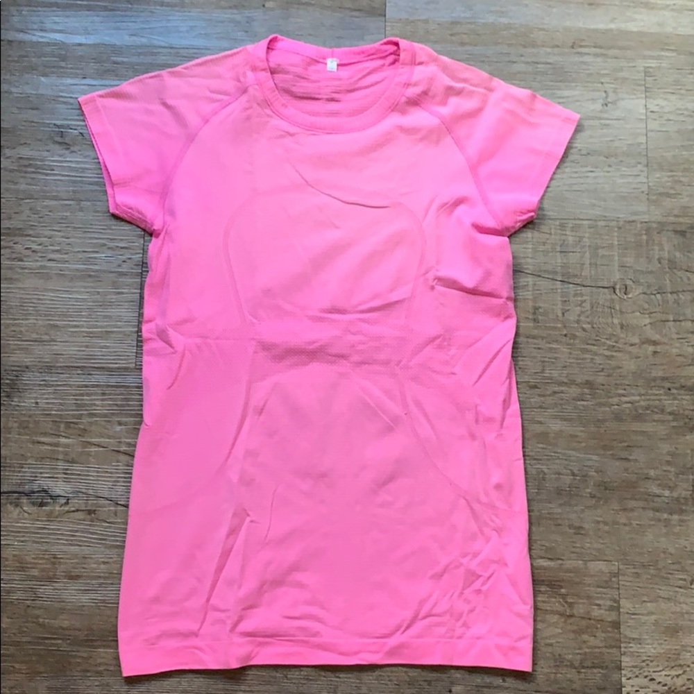 Lululemon T-shirt
